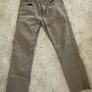 Magellan Outdoors Men's Straight Fit Brown Jeans